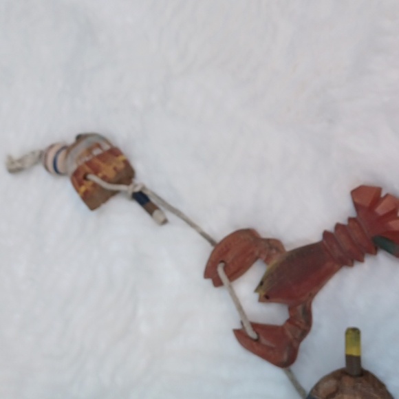 Hanging Rope With Wooden Cut Out Lobster Crabs Decor 7 Pieces - Picture 8 of 8